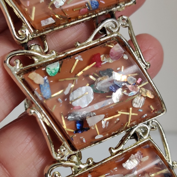 Vintage Lucite Confetti Jewelry Set Bracelet and Earrings Signed PAM - Picture 4 of 14